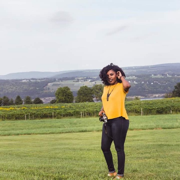 Meet Your Posher, Allison! - Picture 3 of 6